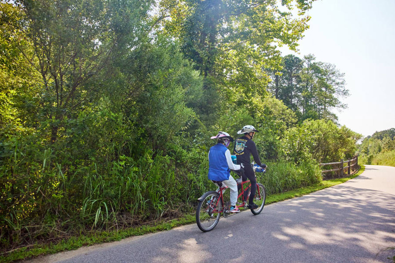 What nearby cities are easily accessible?