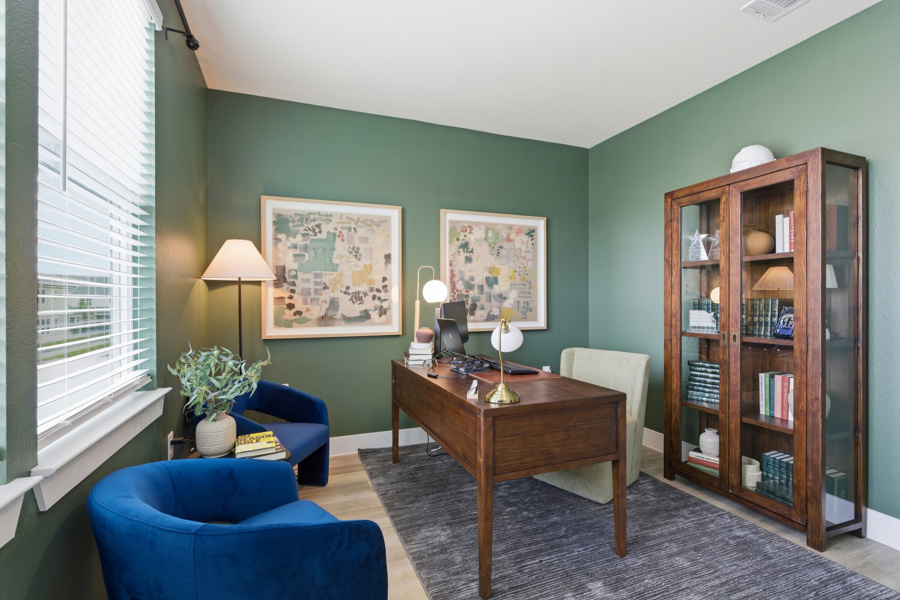 Home office space inside a HARMON Melissa 3 bedroom townhome